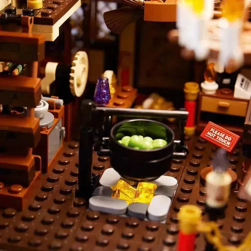 Witches' Cottage Halloween Set - 21341