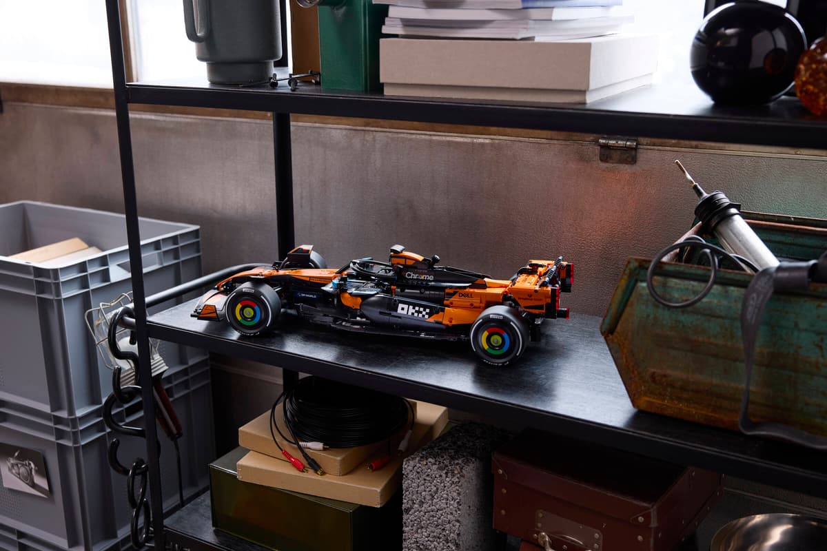 British F1 Racing Car MCL39 - 42228